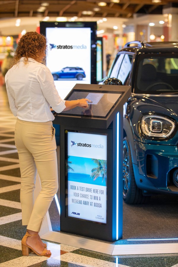 Interactive, customer-driven car discovery stations