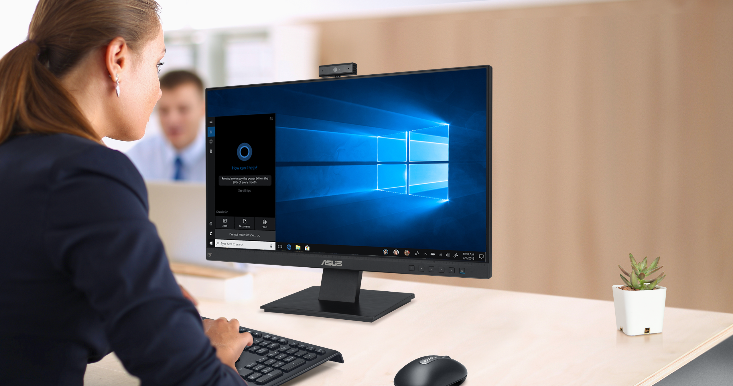 Das Mikrofon-Array des BE24EQK nutzt die Beamforming-Technologie und trennt die Sprachinformationen vom Hintergrundrauschen. Damit eignet es sich hervorragend zur Steuerung von Cortana, dem intelligenten Windows-10-Assistenten.