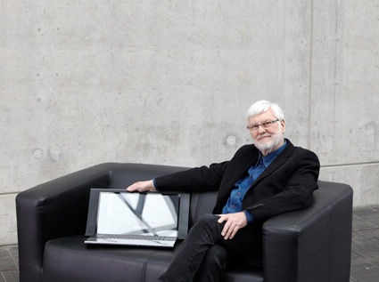 The ASUS NX90 was designed by world-renowned master designer David Lewis. The ASUS NX90 was designed by world-renowned master designer David Lewis.
