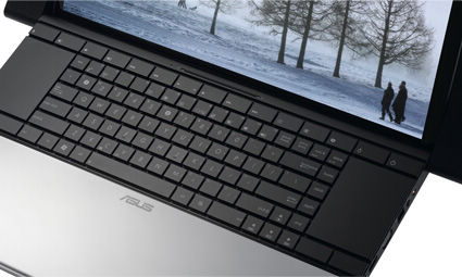 The ASUS NX90 features the world’s first dual touch pads, providing users with DJ-like control over their multimedia collections. NX90 features dual touch pads