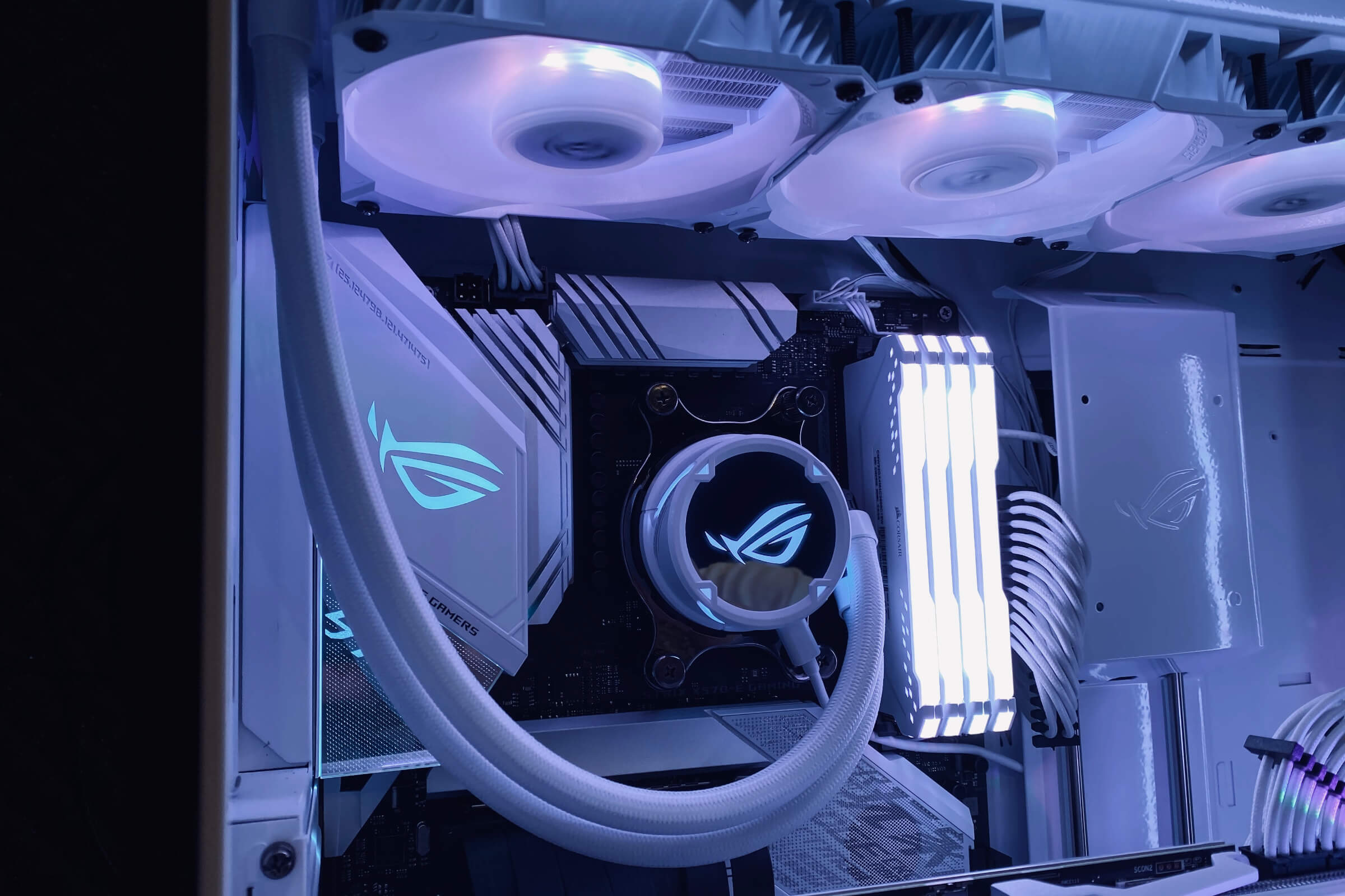 ROG Strix LC 360 RGB White Edition | Cooling | ROG Canada